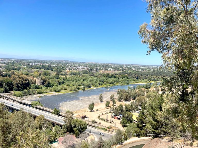 Buscan que vecinos aporten antecedentes para declarar humedales urbanos en Talca