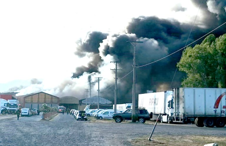 Incendio en bodegas generó alarma general de Bomberos