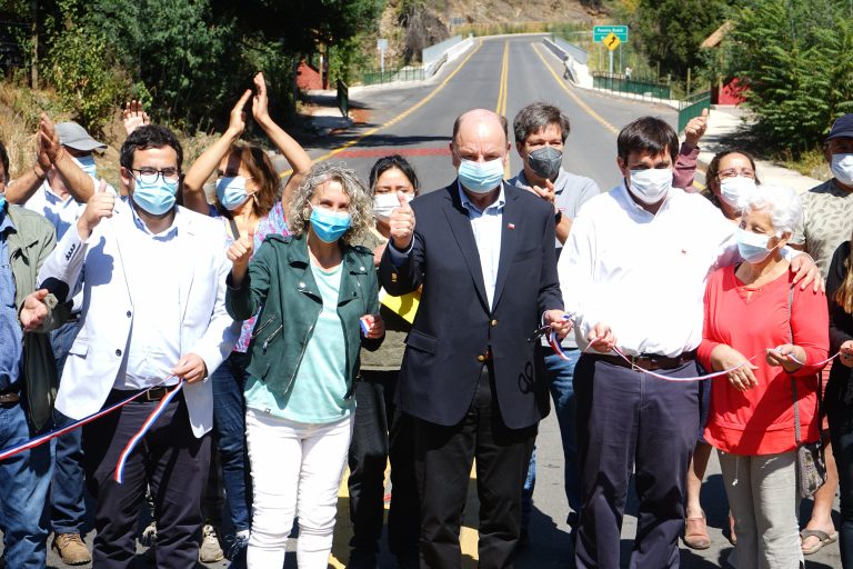 Inauguran pavimentación del camino al Parque Nacional Radal Siete Tazas