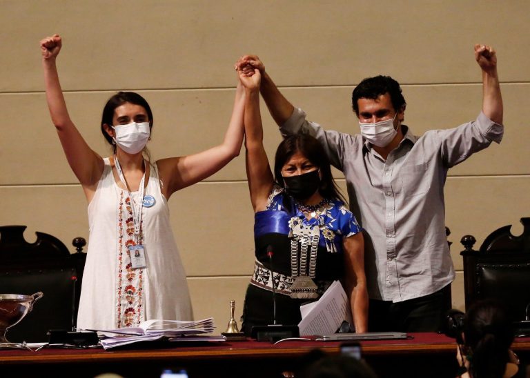 Académica talquina fue elegida como la nueva presidenta de la Convención Constitucional