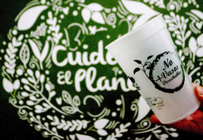 Comercio curicano deberá dejar de entregar plásticos de un solo uso