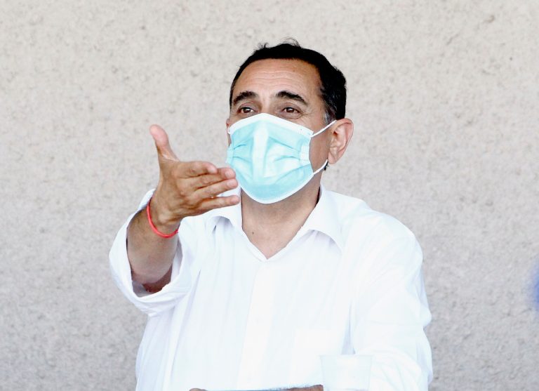 “El Gobierno está tirando la toalla”