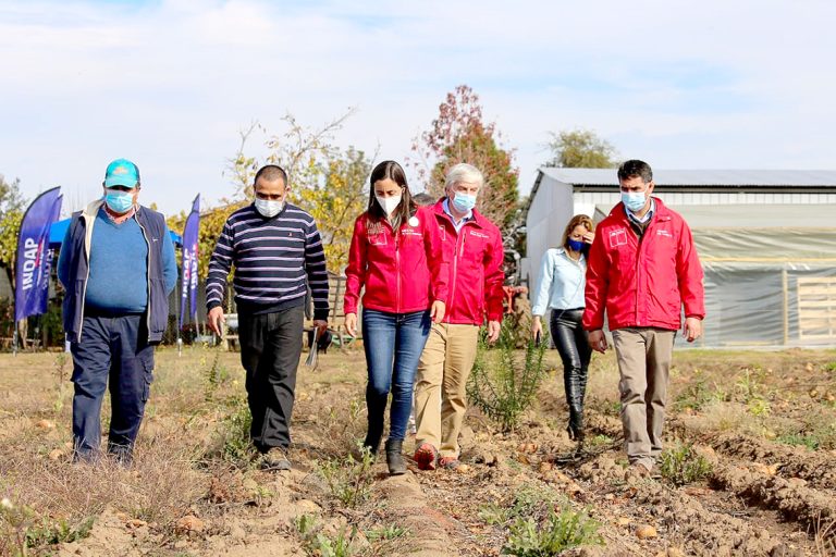 Llaman a los agricultores a contratar seguros para el agro