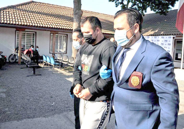 Detienen a peligroso delincuente con tres órdenes pendientes