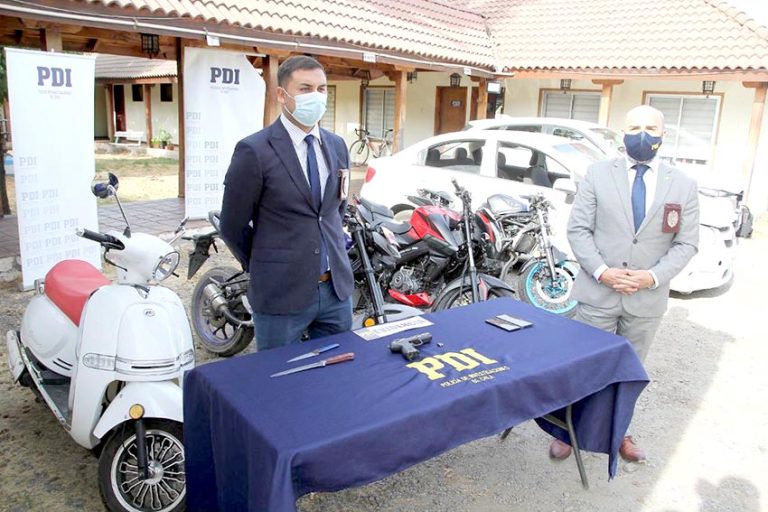 Cinco detenidos por mantener en su poder vehículos robados