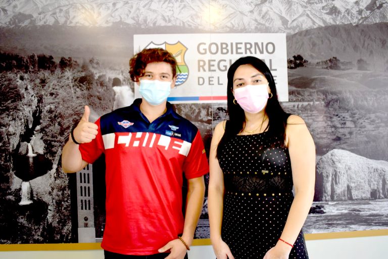 Gobernadora Cristina Bravo se reunió con deportistas destacados del motocross