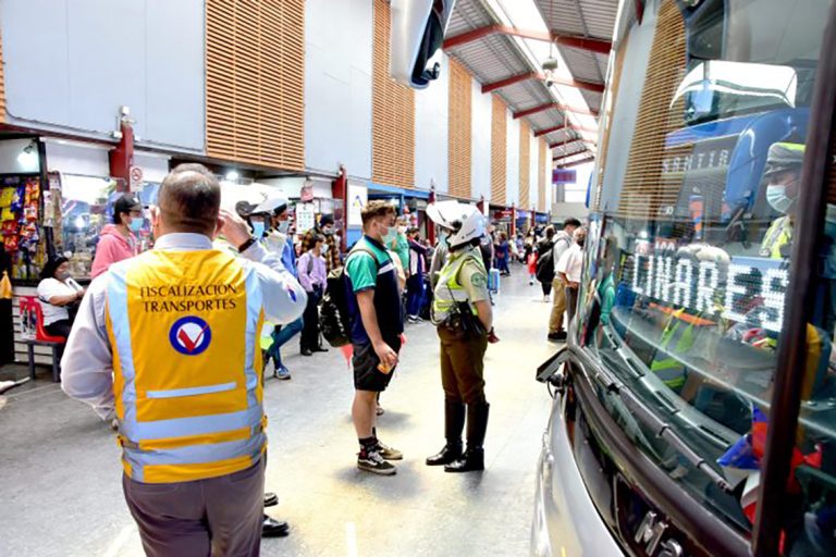 Paro de camioneros provocó suspensión de viajes en la región