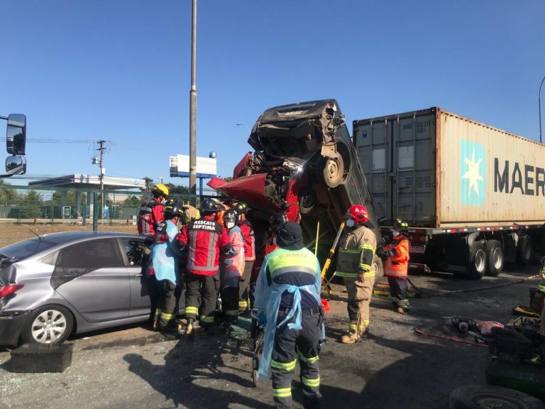 Violenta colisión múltiple en Ruta 5 Sur
