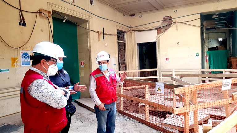 Centenar de personas trabaja en la restauración  y puesta en valor de exedificio de la Intendencia