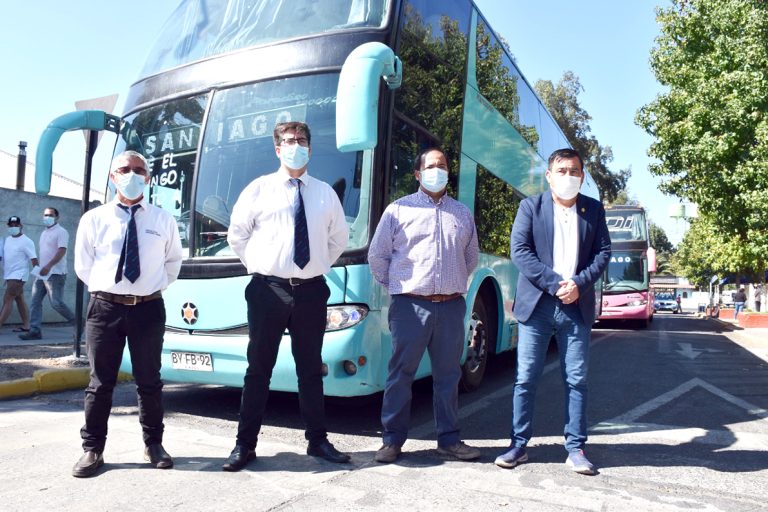 Sagrada Familia y Villa Prat recuperan recorridos de buses hacia Santiago