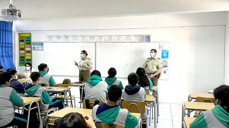 Carabineros intensifica charlas sobre la Ley de Responsabilidad Penal Adolescente