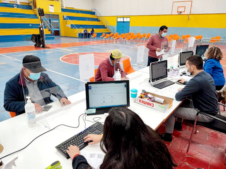 Extienden horario de atención para obtener el permiso de circulación