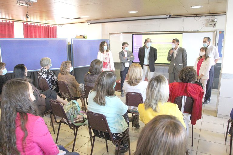Autoridades revisaron protocolos sanitarios en colegios de Curicó