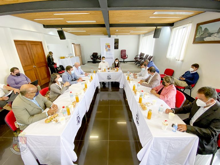 Alcaldes de nueve comunas maulinas sostuvieron reunión en Constitución