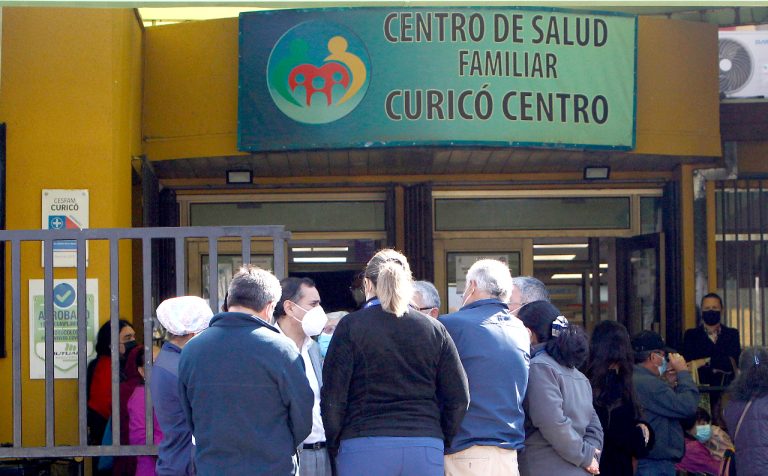 “Tóxico” humo obliga al cierre del Cesfam Curicó Centro y SAPU