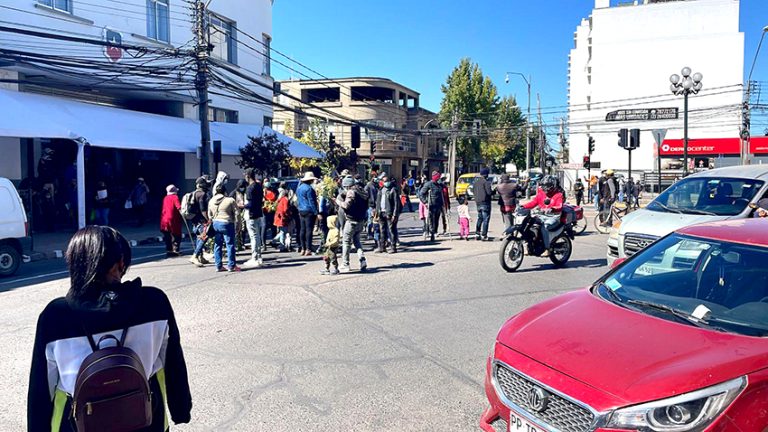 Extranjeros de toma ilegal en el río Guaiquillo protagonizan protesta