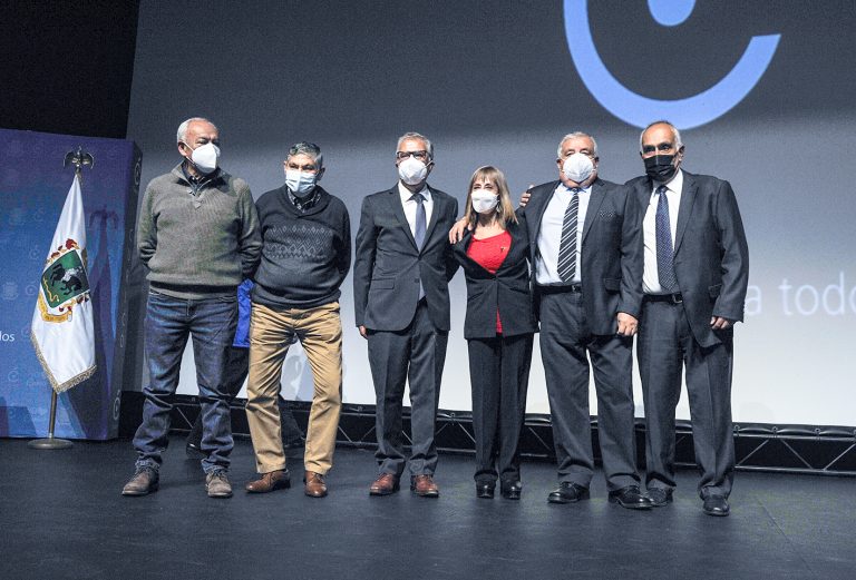 En emotiva ceremonia municipio curicano despidió a funcionarios que se acogen a retiro voluntario