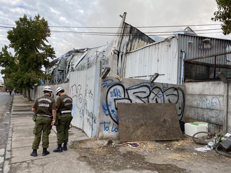 Labocar de Carabineros realiza peritajes a fin de establecer origen de megaincendio