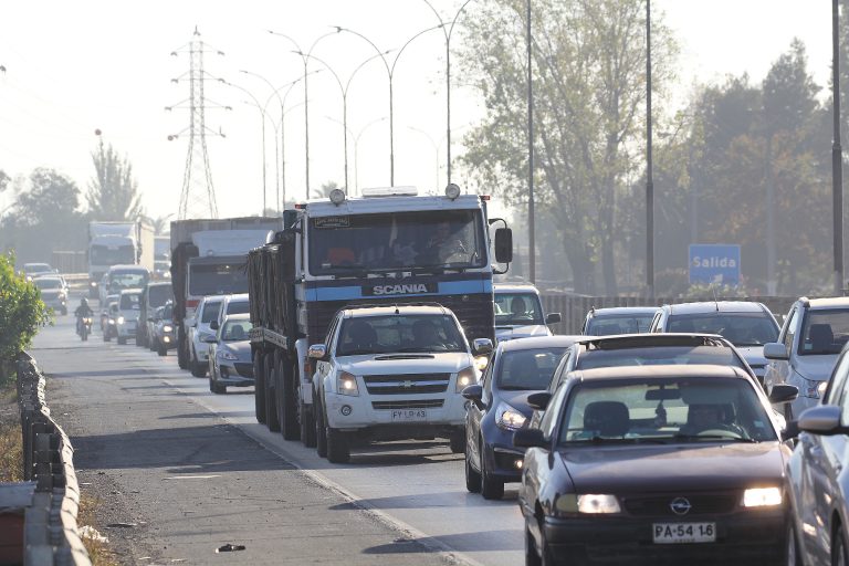 Piden intervención de Sernac por mega taco en la Ruta 5 Sur