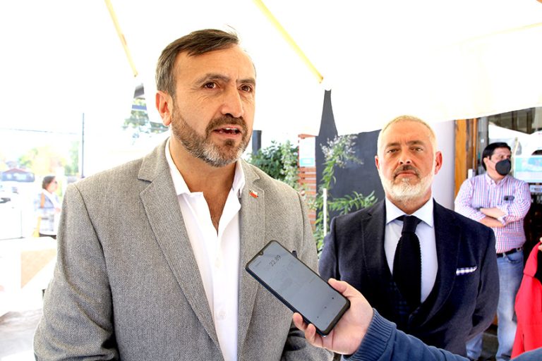 Diputado Francisco Pulgar alegó falta  de planificación en el Hospital de Curicó