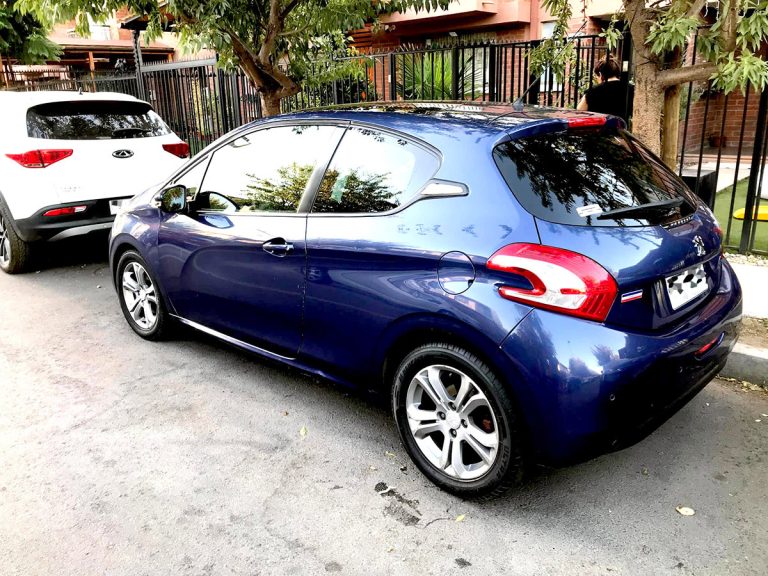 Familia curicana sufre “encerrona” que derivó en un “portonazo” en Santiago