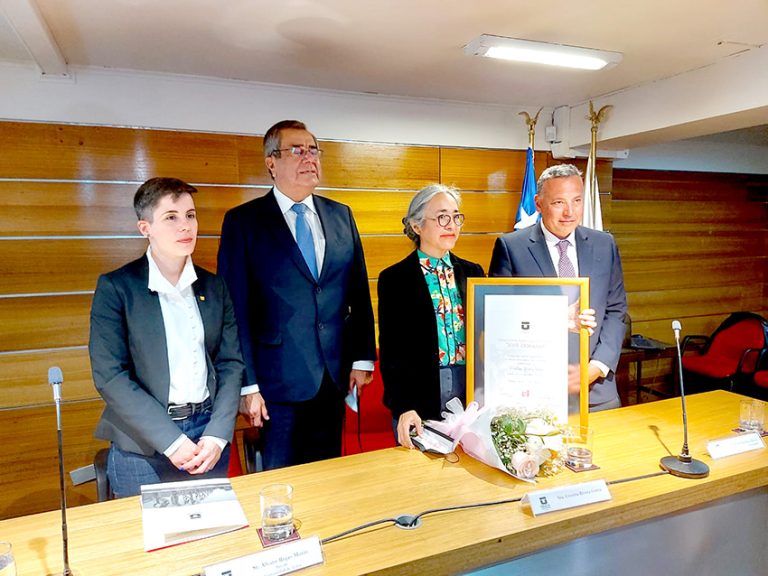 Escritora mexicana Cristina Rivera Garza recibió  “Premio Iberoamericano de Letras José Donoso”