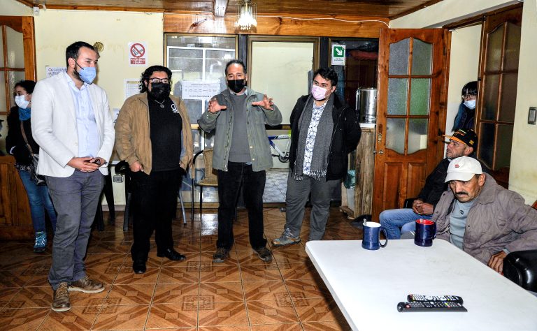 Aumentaron cupos en albergue de Curicó: único abierto en el Maule