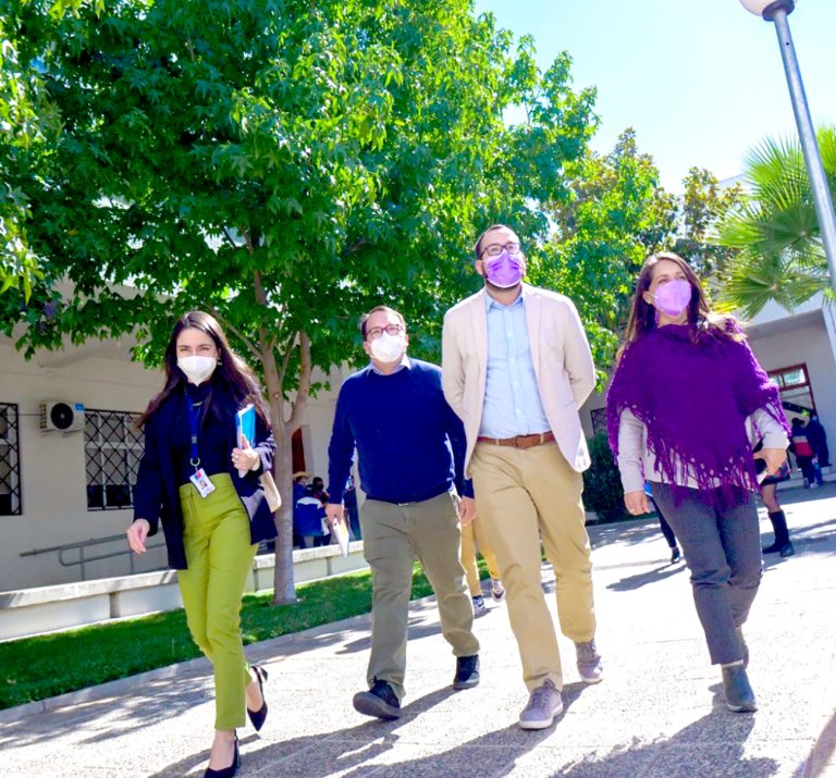 Seremi de Desarrollo Social visitó oficina de la Niñez en Cauquenes