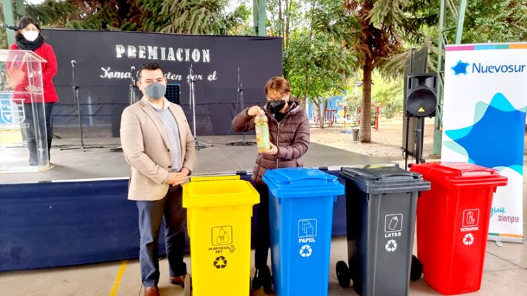 Programa de reciclaje de aceite usado premió a escuelas de Curicó y Teno