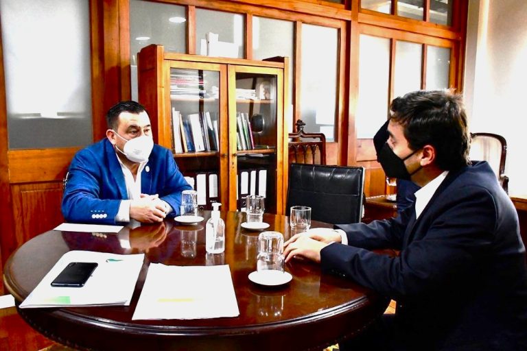 Alcalde de Sagrada Familia se reunió con el nuevo seremi de Bienes Nacionales