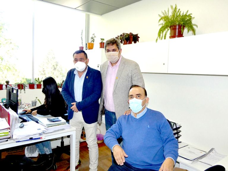 Alcalde Martín Arriagada se reunió con seremi de Educación para afinar el trabajo en conjunto