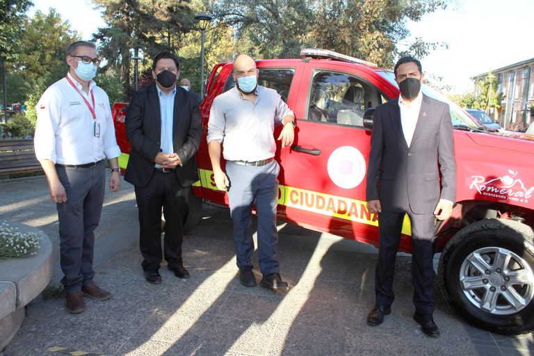 Entregan camionetas para Seguridad Ciudadana en la comuna de Romeral