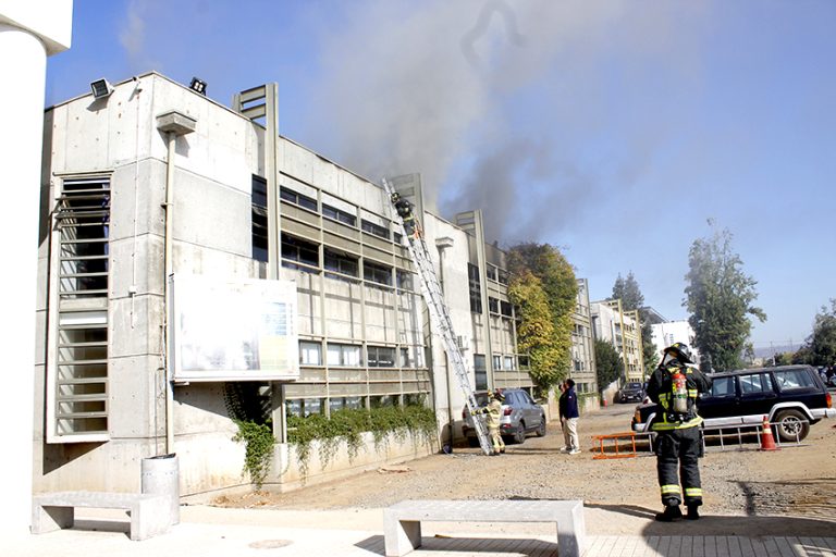 Incendio afectó edificio de La Facultad de Ciencias de la Salud de la UCM