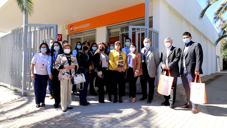 Alcaldesa sobre nuevas dependencias del BancoEstado en Teno: “Esto es un gran avance, es un gran logro para nuestra comuna”