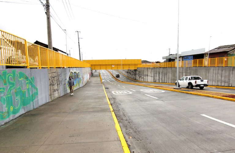 Conductores destacan funcionamiento del paso bajo nivel Freire