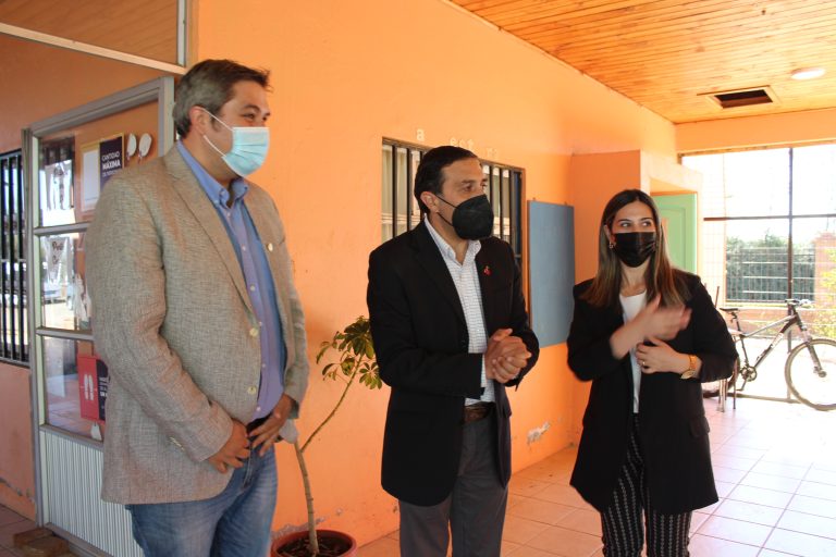 Alcalde Carlos Vergara valora la importancia de la educación rural