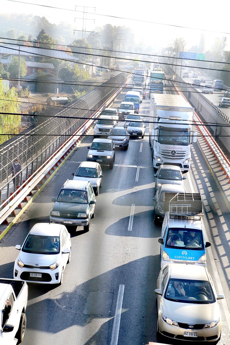 Ministro de Obras Públicas será citado a la Cámara por taco en la Ruta 5 Sur