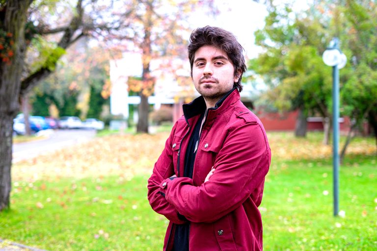 Exalumno de la Universidad de Talca firma contrato con Nintendo