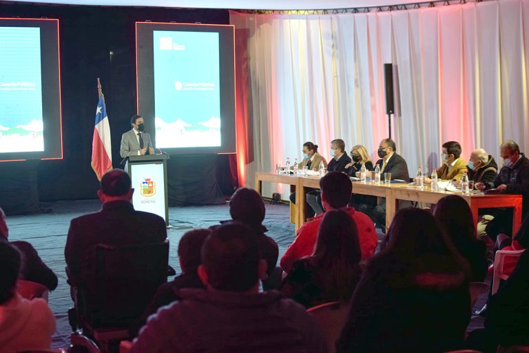 Alcalde de Romeral rindió su Cuenta Pública y agradeció el trabajo de funcionarias y funcionarios