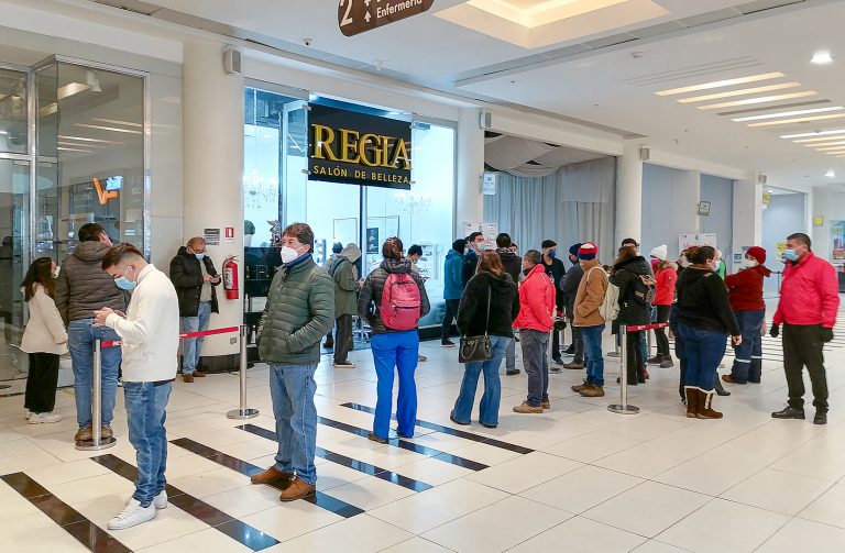 Curicanos asistieron a los vacunatorios previo al bloqueo del Pase de Movilidad