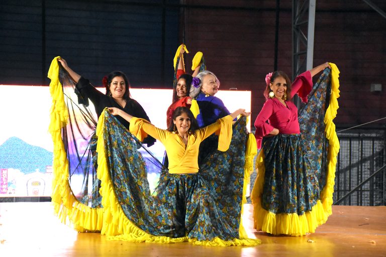 Molina celebró el  Día de la Danza con show de 22 agrupaciones