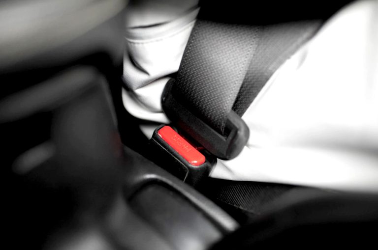 Talquinos son los que menos usan el cinturón de seguridad trasero