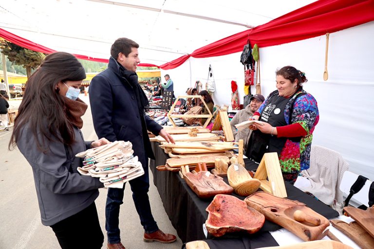 Expo Artesanos de Vichuquén se desarrolla este fin de semana