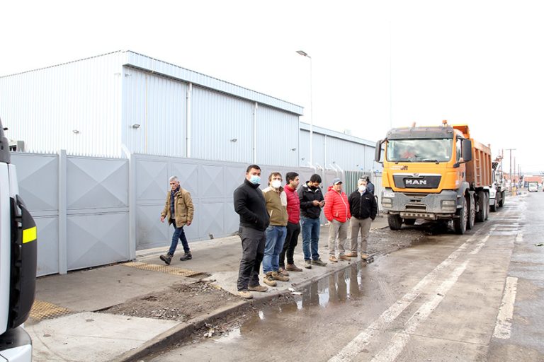 Empresas reclaman ante deudas por construcción de nuevo supermercado