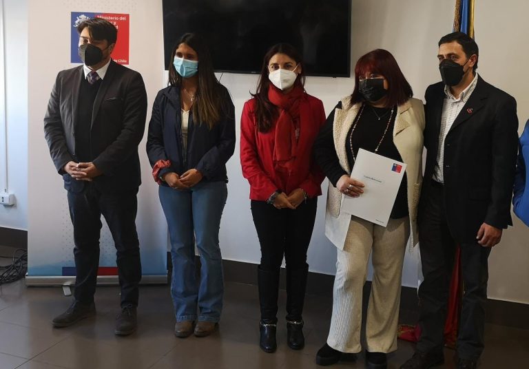 Entregan subsidio de asignación directa a dos familias de Romeral