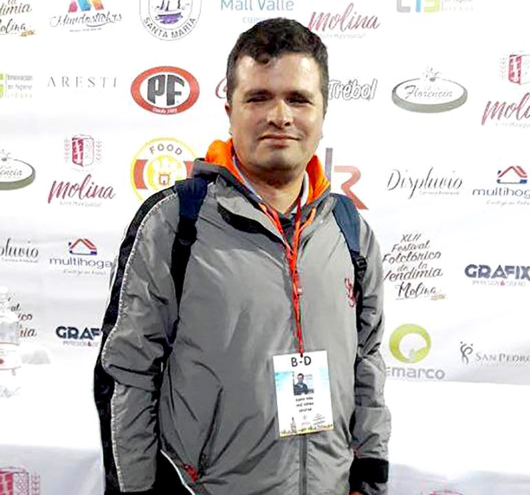 Orden de detención en contra de acusado de estafar a comunicador no vidente