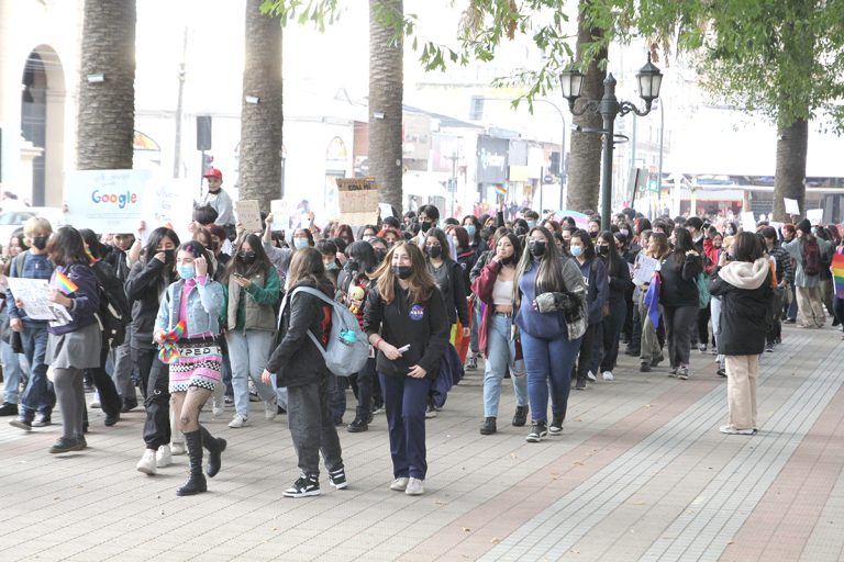 Curicó: con acto y marcha se conmemoró el Día Internacional del Orgullo LGBTIQA+
