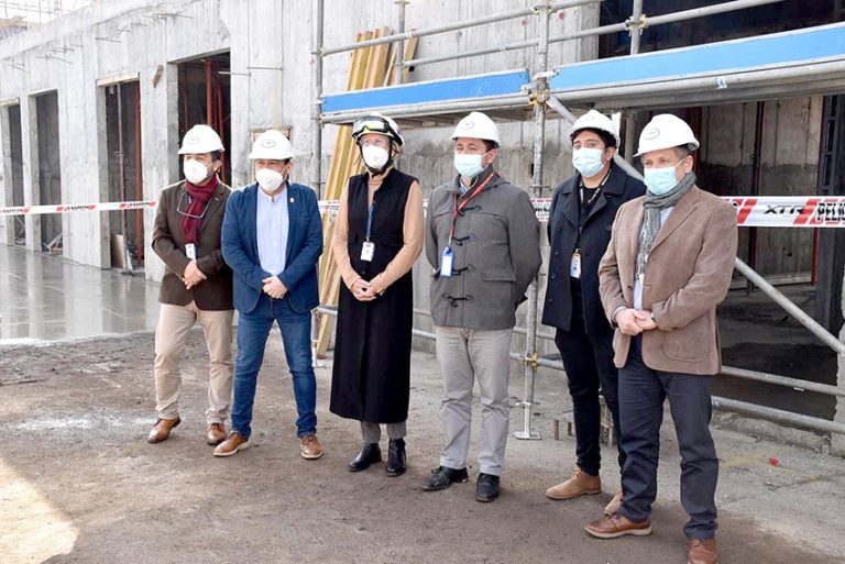 Destacan avance de construcción del Cesfam de Sagrada Familia