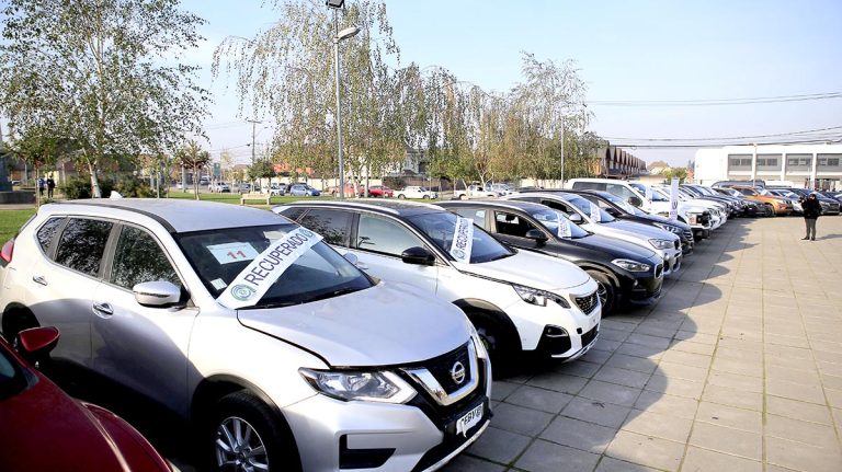 Mega operativo permite recuperar 32 autos robados y detener a 17 personas