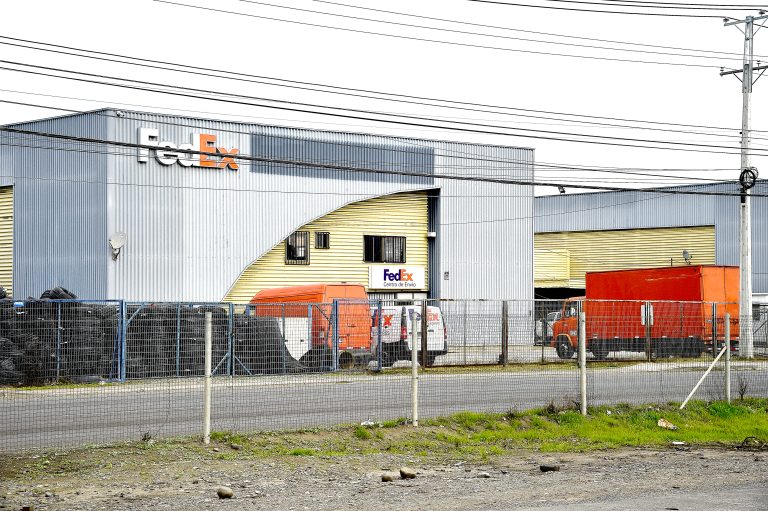 Banda protagonizó violento asalto a  empresa de encomiendas en Curicó